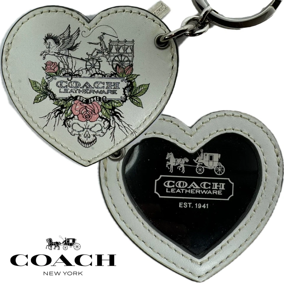 Porta-chaves Coach couro branco tatuagem caveira cavalo pegaso carruagem - Imagem 2 de 4