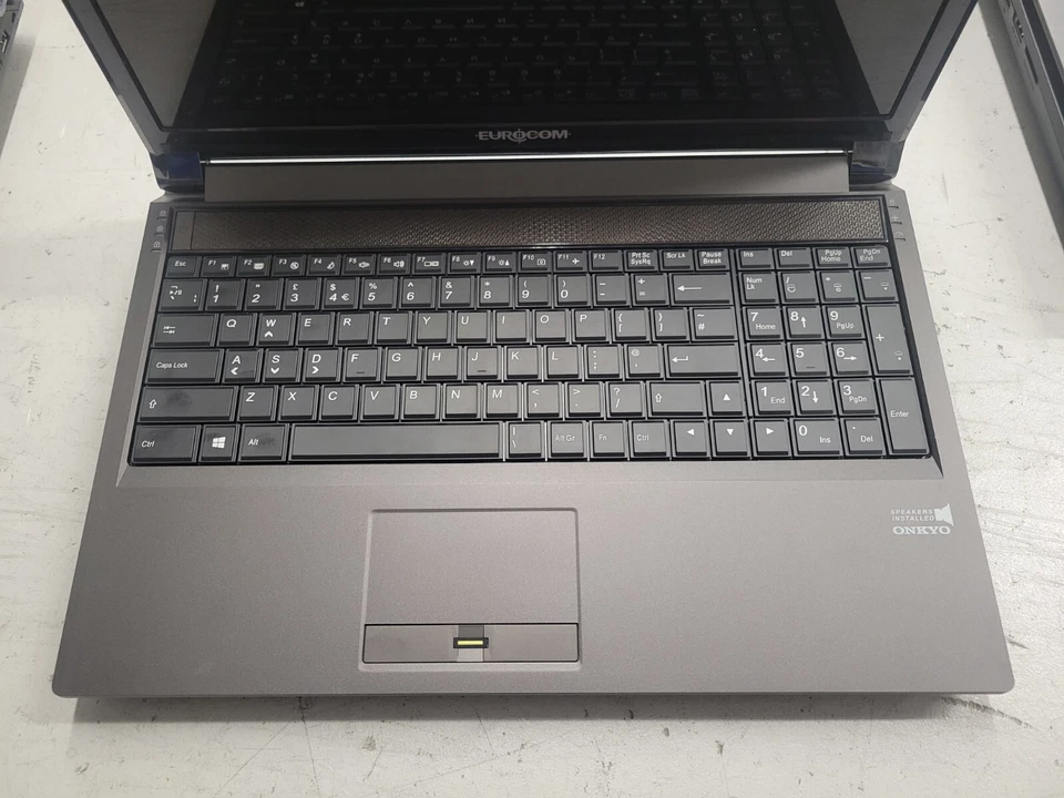 EUROCOM P150SMA Racer 3 ;15.6 Inch FHD; GTX 770m;2GB RAM;1TB HDD;USED - Image 2 of 3