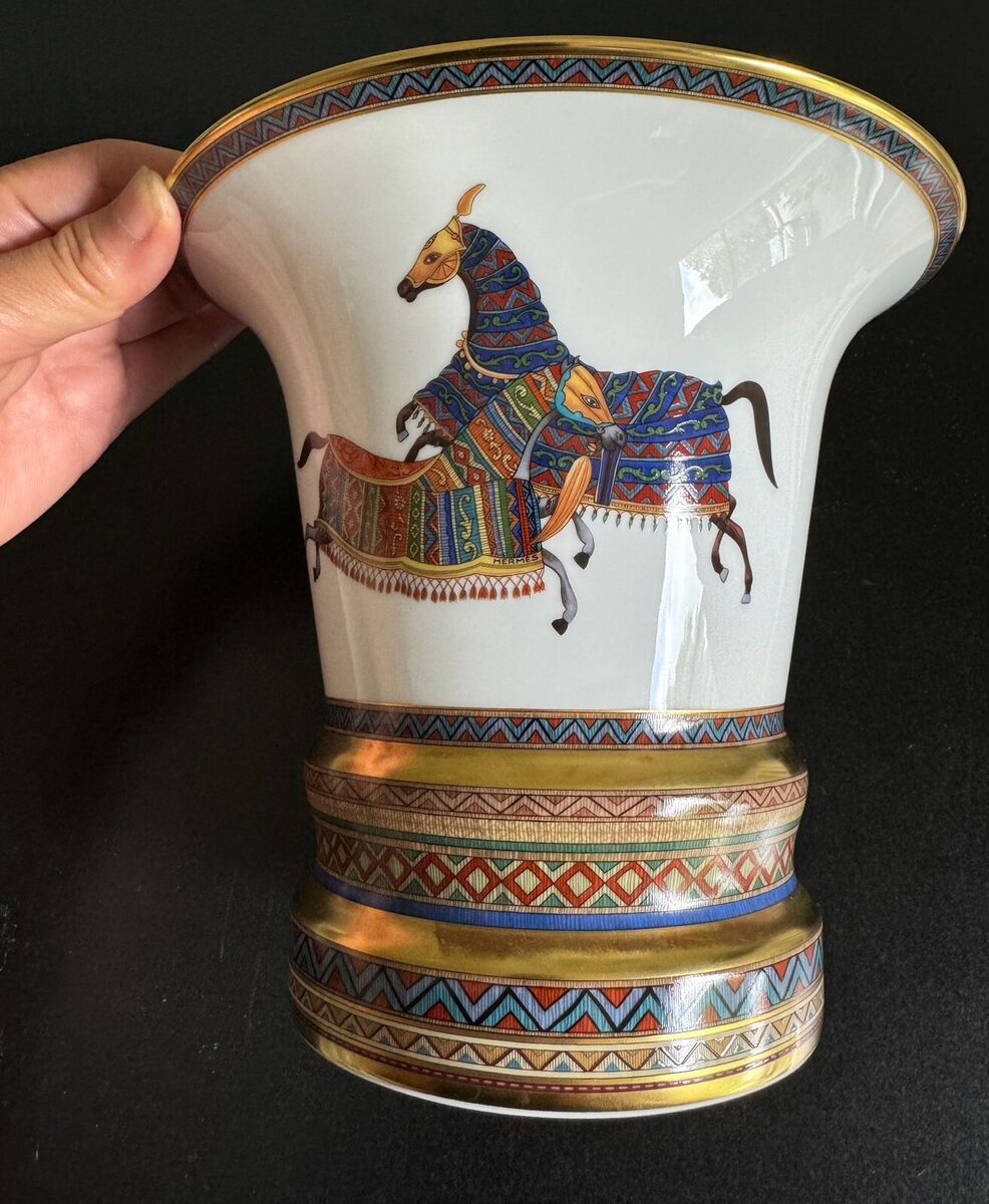 Exquisite Rare Hermes Cheval d'Orient horse vase 6.5” x 7.5 Exquisite Rare Hermes Cheval d'Orient horse vase 6.5” x 7.5