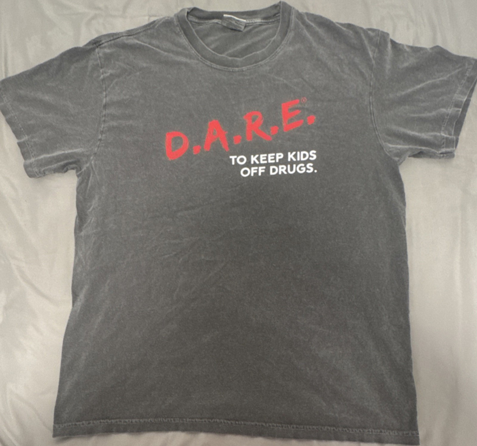 Comfort Colors Men's D.A.R.E. Drug Awareness Graphic Gray Crew Neck T-Shirt L