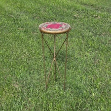 Vintage Rose Motif Accent Table – Wooden Top × Gilded Metal Base