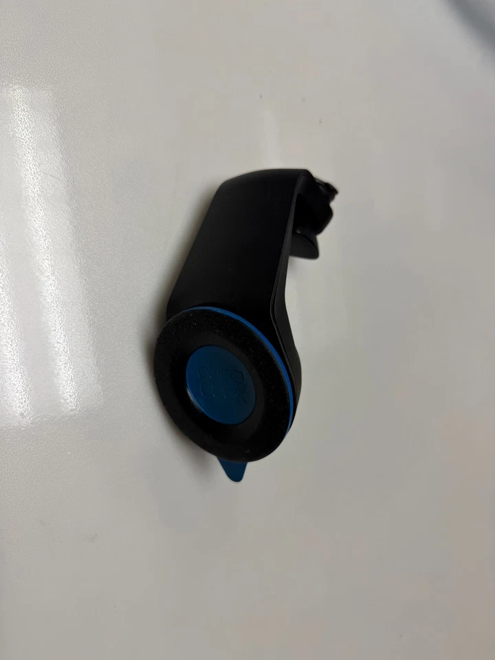 Quad Lock Car Phone Holder Suction Windshield Dash Mount, windscreen Mount - Image 2 of 4