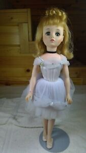 Madame-Alexander-ELISE-Ballerina-Redhead-Circa-1966-Tag-17-034