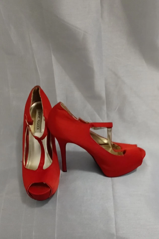 Steve Madden Scarlett Red Mary Jane Peep Toe 5in Platform Stiletto size 9. - Image 4 of 4