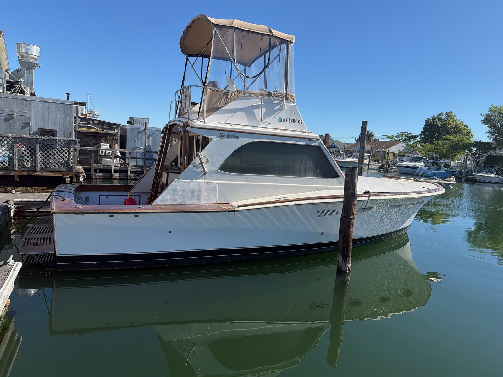 1972 Egg Harbor Sport Cruiser 33'  w/ Registration