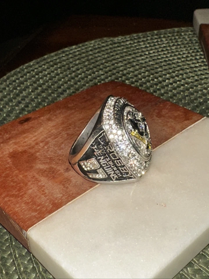 Anillo de campeonato de regalo para aficionados de la Copa Stanley de Pittsburgh Penguins 2016 Foto 3 de 4