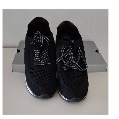 Marco Tozzi Sneaker Low Top Mesh Schwarz Gummisohle Schnürung EU 39