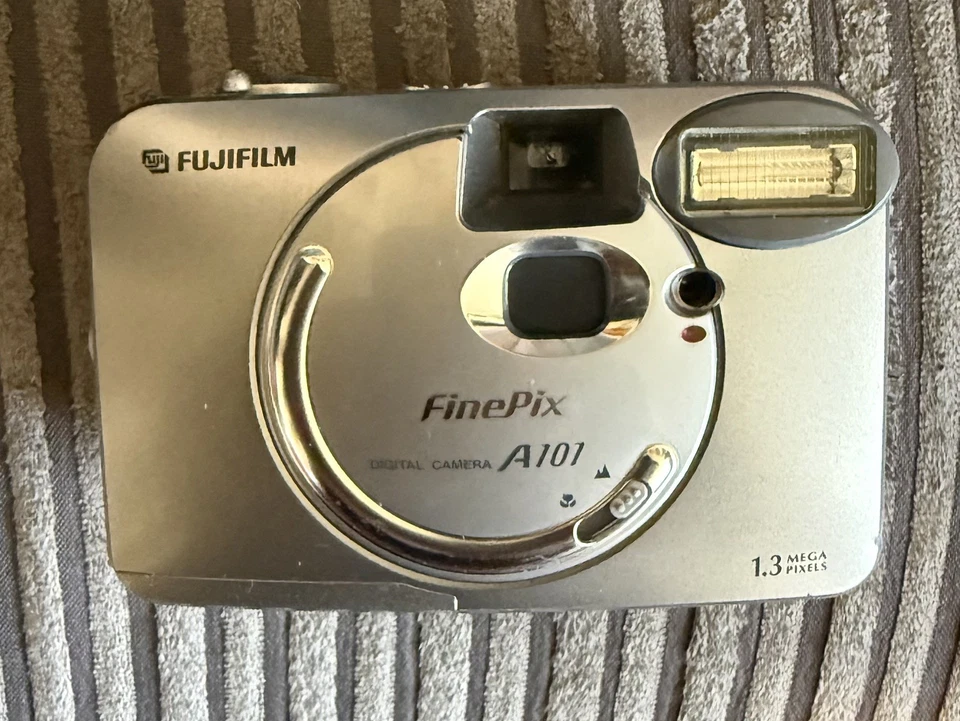 Fujifilm FinePix A Series A101 1.3MP Digital Camera - Metallic silver, photo 2 of 4