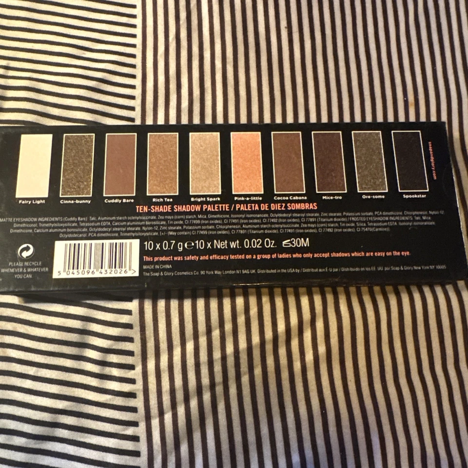 Paleta de sombras de ojos Soap & Glory Kick Into Neutral - 10 tonos, colores neutros Foto 2 de 2