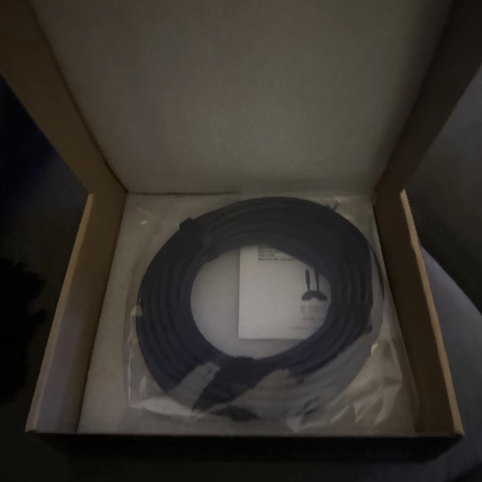 LINDY 10m USB 3.2 Gen 2 & DP 1.4 Type C Hybrid Cable - Image 2 of 2