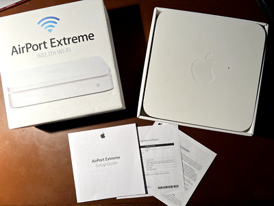 Apple A1408 AirPort Extreme 4-Port Gigabit Wireless N Router (MD031AM/A)