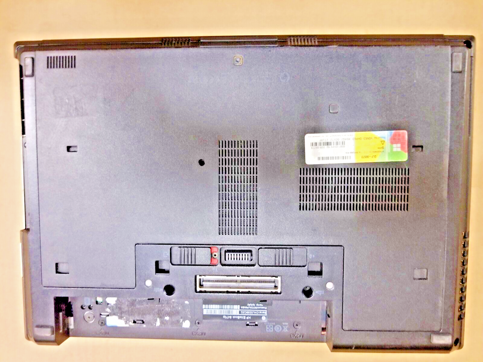 HP EliteBook 8470p INTEL CORE I5-3320M 2.60GHZ 4GB RAM NO HD,NO CADDIE,NO OS - Picture 2 of 10