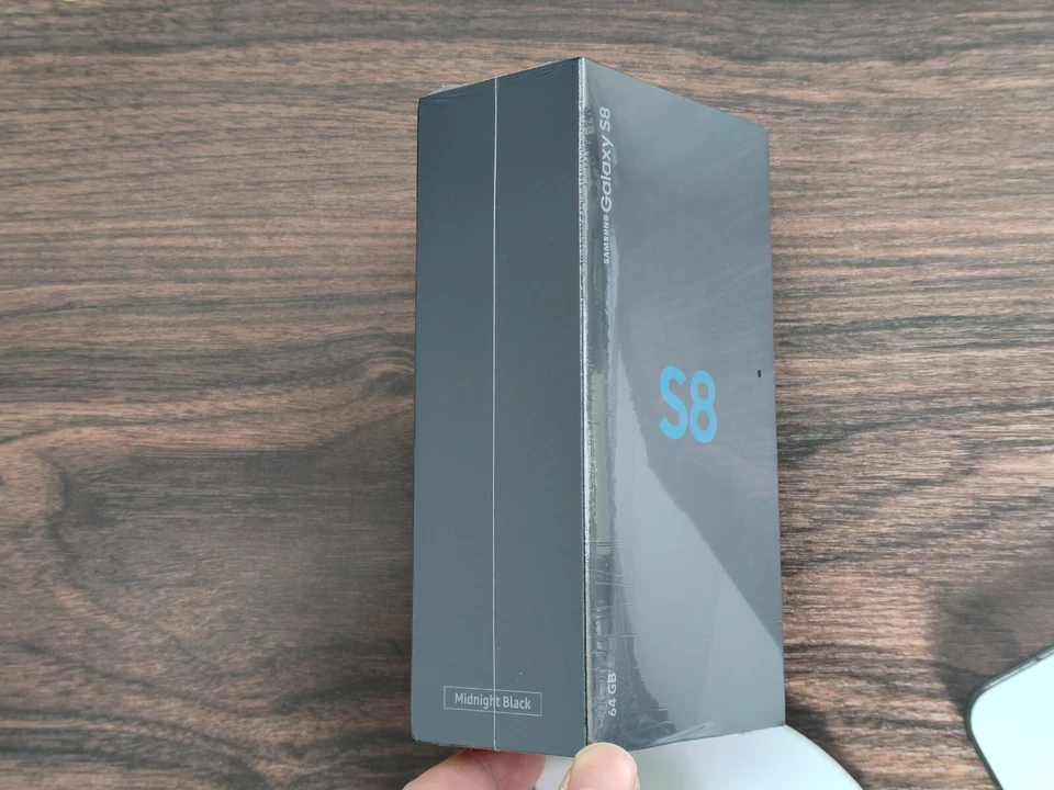 New&Sealed Samsung Galaxy S8 64GB G950U/G950F UNLOCKED Andriod Smartphone - Image 4 of 4