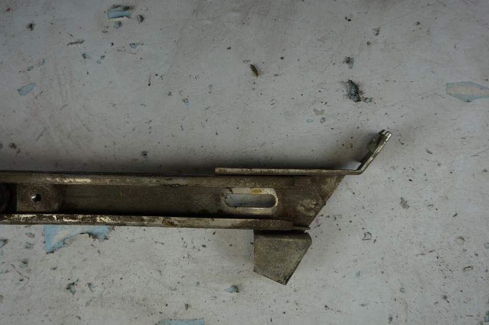 Corvette C3 1969-1982 lado del pasajero ventana trasera canal puerta guía de vidrio Foto 3 de 4