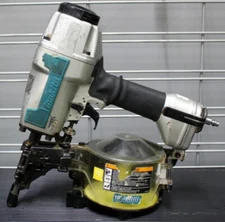 Makita AN611 2½" 15° Coil Siding Nailer