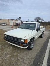 1987 Toyota Pickup 1/2 TON RN50