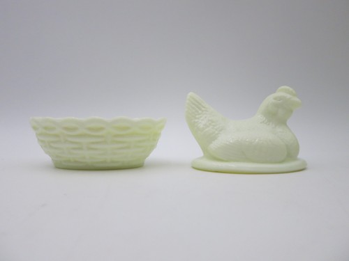 WESTMORELAND YELLOW CUSTARD GLASS UV GLOW HEN ON NEST SALT SLAG 3" GLOWS - Picture 6 of 15