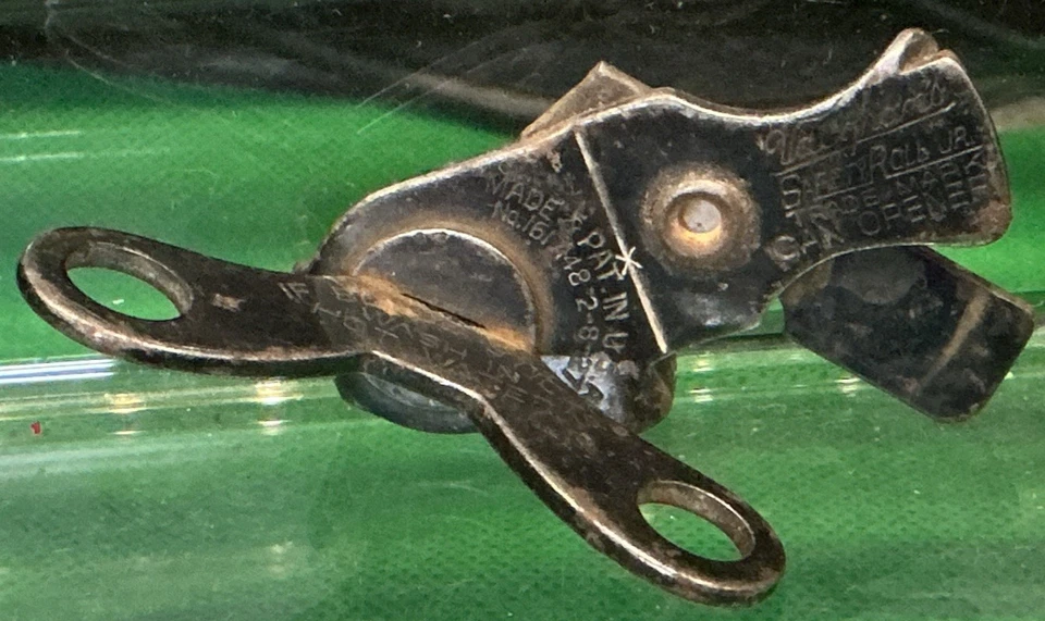 Lot of 16 Vintage Handheld Can Bottle Openers King,Vaughams,Travco,E-Z-Lift,Ekco - Image 4 of 4