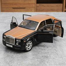 Kyosho 1:18 Rolls-Royce Phantom EWB Two-Tone Black/Gold