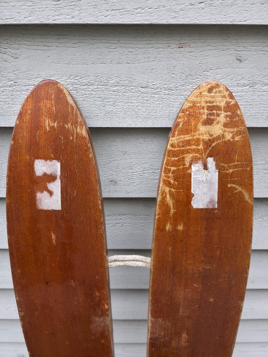 VINTAGE Wooden Waterskis Water Skis Yellow NASH TRAINERS Measures