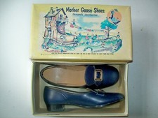 1954 Mother Goose Shoes Colorful  Decorative Shoebox with Shoes Size 3-1/2 