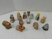 Presepe in gesso dipinto a mano set di 13 statuine vintage Natale decorazione carina