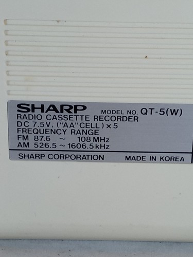 Sharp QT-5 (W) AM/FM Radio Kassettenrekorder 80er Jahre für Teile oder Reparatur - Bild 4 von 9
