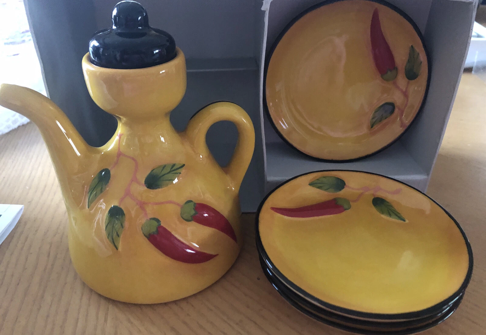 Saparna Five Piece Oil Dispenser and Four Plates Chili Peppers Bread Dipping NIB