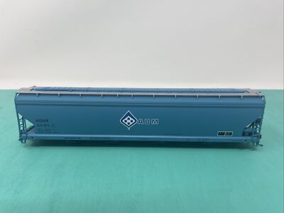 Atlas HO - 5701 Centerflow Hopper - Missing Trucks No Package - ADM