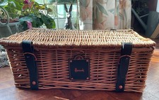 HARRODS WICKER PICNIC HAMPER BASKET 42 X 25 X 15 CM NEW