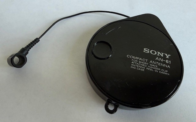 SONY AN-61 Compact Antenna For Short Wave Radio with Reel-In, No Hanger Clip