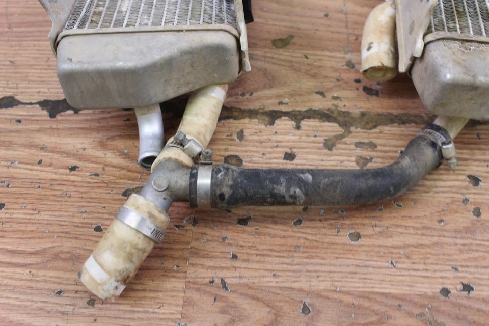 Refrigerador de radiador 2012 YAMAHA YZ250F YZ 250F esquerda e direita - PAR - FABRICANTE DE EQUIPAMENTO ORIGINAL - Imagem 2 de 4