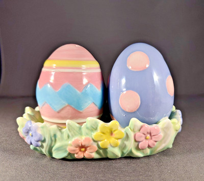 Blossoms & Blooms Ceramic Easter Eggs Salt & Pepper Set w Tray, in Box