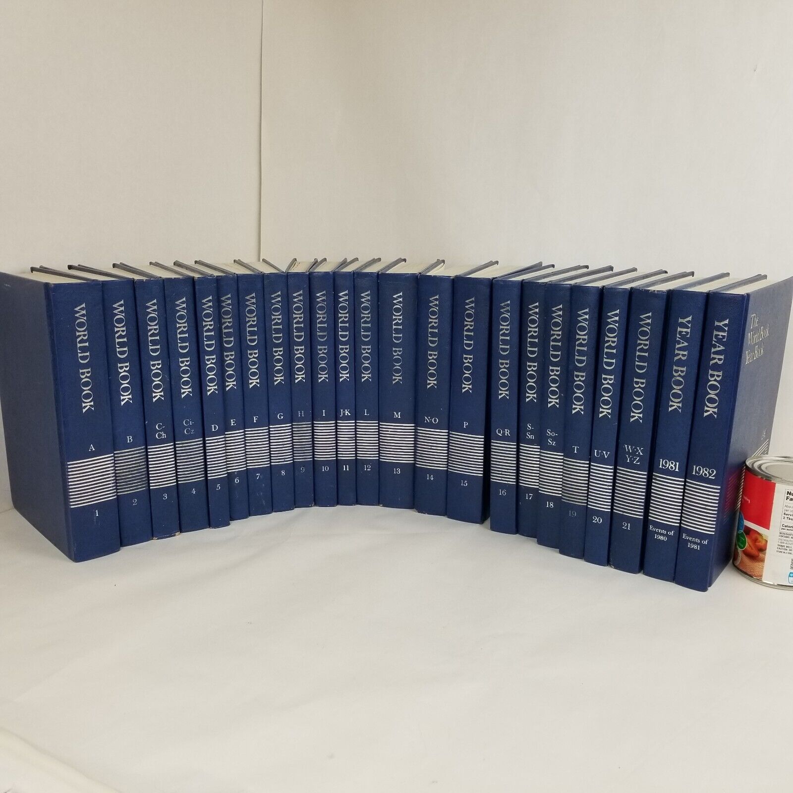 World Book Encyclopedia Complete 22 Volume Set Blue 1980 Plus 81 & 82  Yearbooks