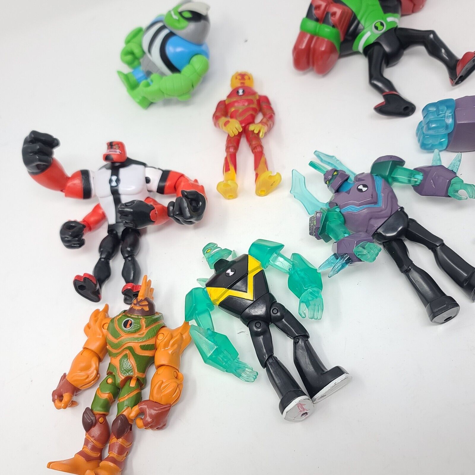 HUGE LOT Ben 10 Alien Force 18 mini figures 4 figures ++