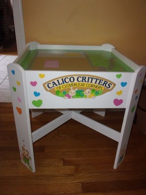 calico critters of cloverleaf corners table