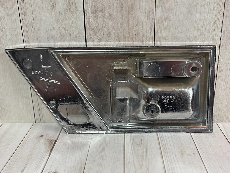 Bisel de manija de puerta Chevy Oldsmobile Omega Buick Skylark Phoenix 1980-85 20047999 Foto 2 de 3