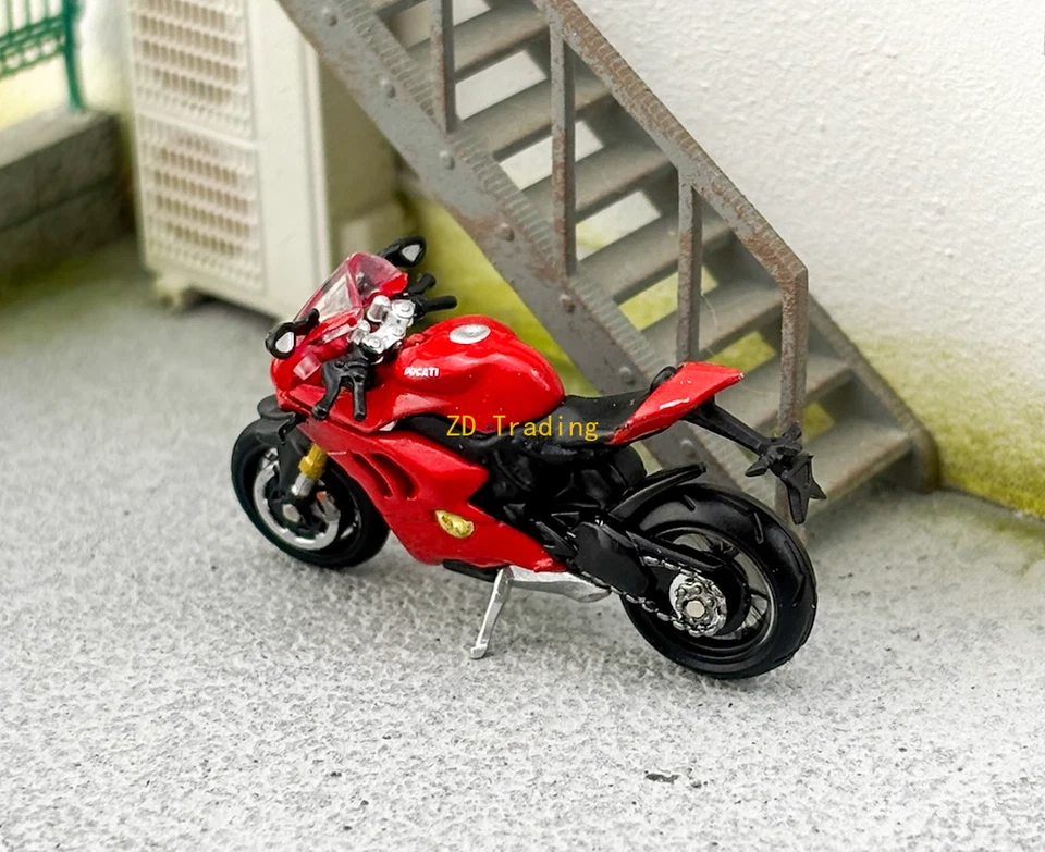 ZD MINIGT 1:64 Red Panigale V4 Girl Figure Motorcycle Model Diecast Metal BN 682 - Image 3 of 4