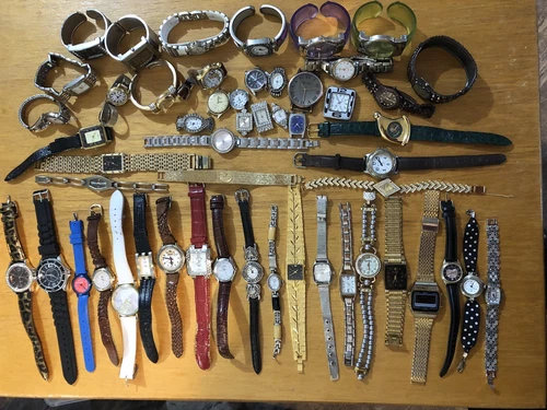 LOT OF 50 + WATCHES WEAR , REPAIR, PARTS PLEASE READ DESCRIPTION