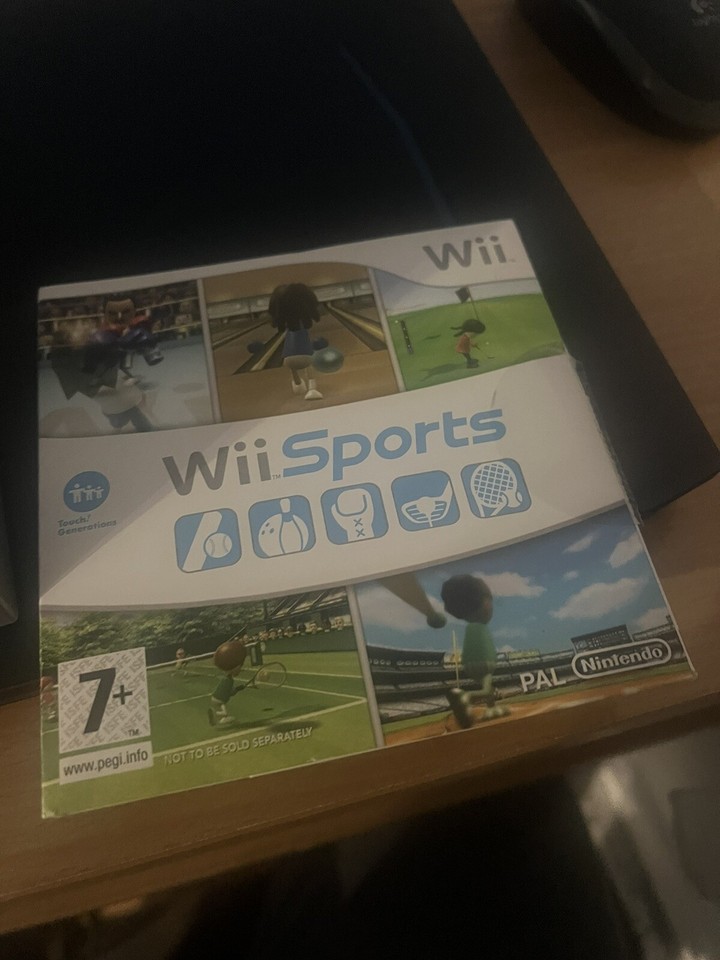 Nintendo Wii x2 Wii Controllers x2 and Wii Sports (read description