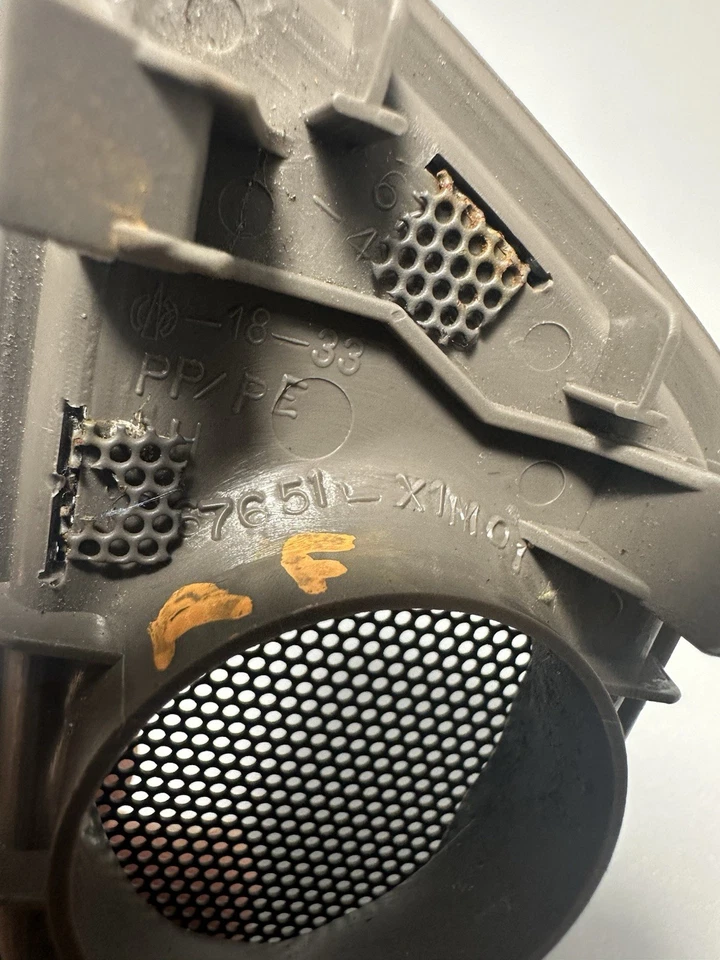 Cubierta de parrilla tweeter puerta delantera derecha Lexus GX470 2003-2009 FABRICANTE DE EQUIPOS ORIGINALES Foto 3 de 3