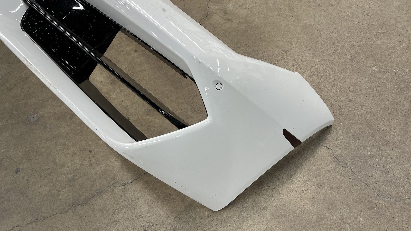 Lamborghini Huracan LP-580 FRONT BUMPER COVER OEM USED 4T0.807.437 F