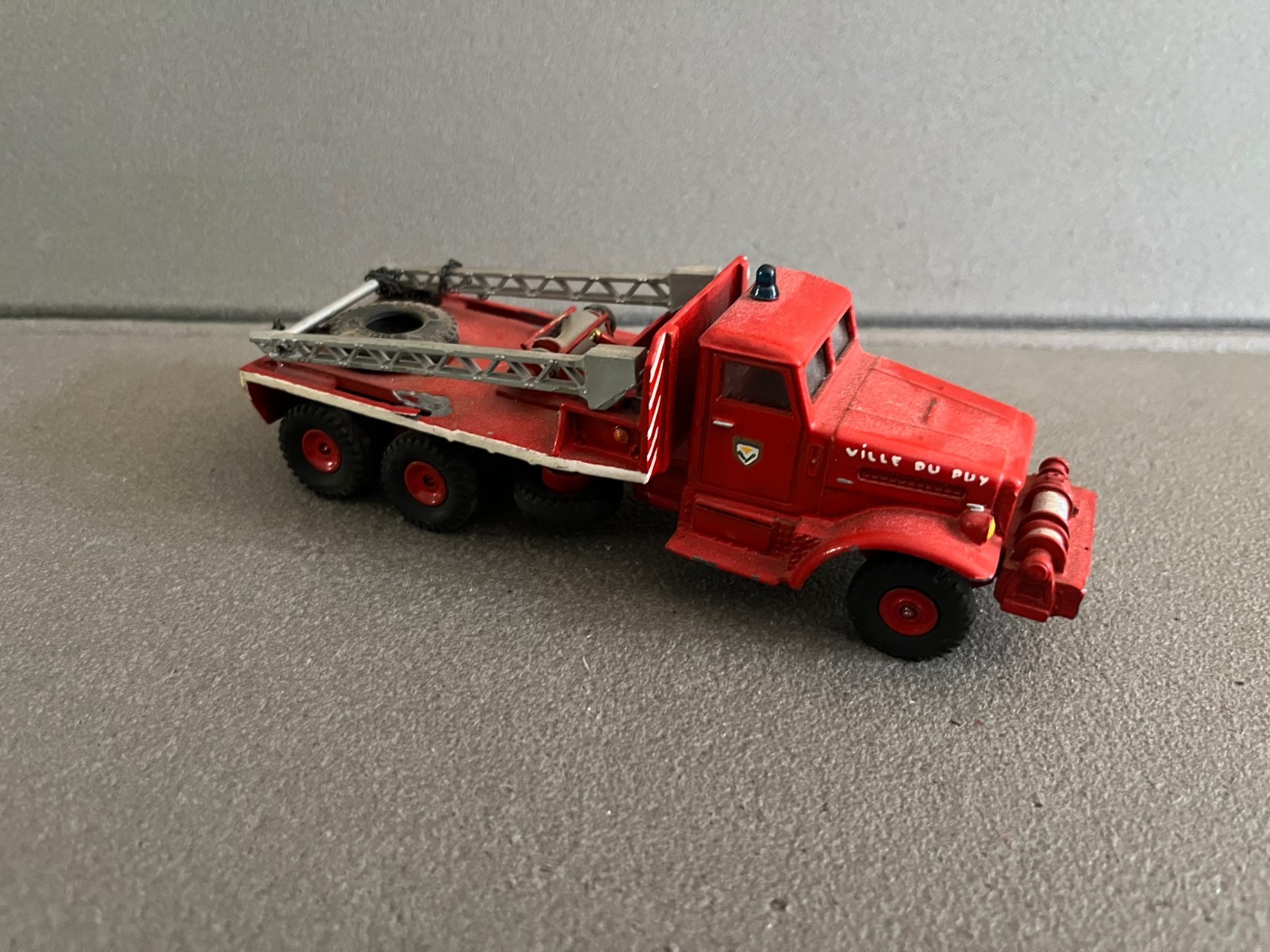 Dinky 979, Racehorse Transporter - Free Price Guide & Review