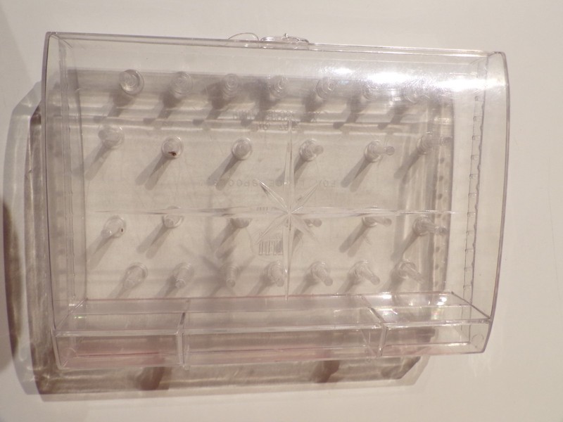 Vintage Scovill DRITZ Spool Thread Box 786 Clear Plastic Holds 24 Spools