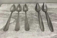 Five Grapefruit Spoons Stainless (2) Knobler (3) Enjoy Serrated Edge 6”