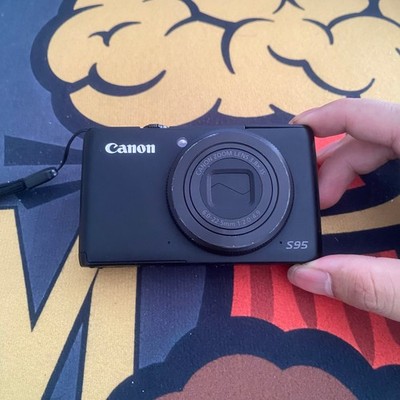 Canon Powershot S95 Digital Camera 10 Megapixel High Sensitivity