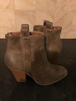 SHOEDAZZLE, BRAND NEW TAUPE CHUNKY HEEL BOOTIE SIZE 9.5