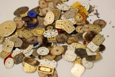 Lot of Vintage Watch Parts   Dials, Gears, Hands   102g for Repair or Steampunk