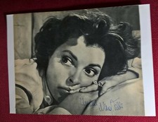 Original-Autogramm von Nadja Tiller, s/w-Magazinbild (auf Pappe), insg. Din A4
