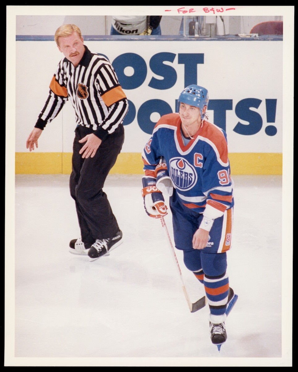 Wayne Gretzky 1987 Edmonton Oilers NHL Hockey Type 1